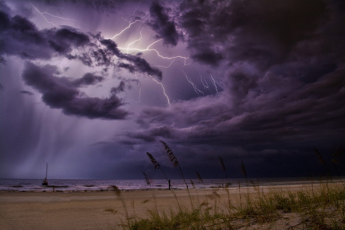 lightning-4234254_1920