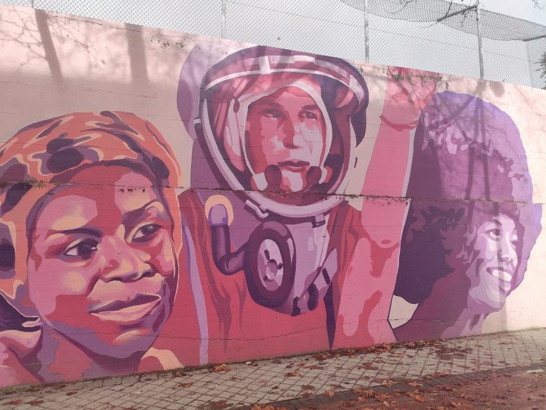 Primer_plano_mural_(Chimamanda_Ngozi_Adichie,_Valentina_Vladímirovna,_Angela_Ivonne_Davis)